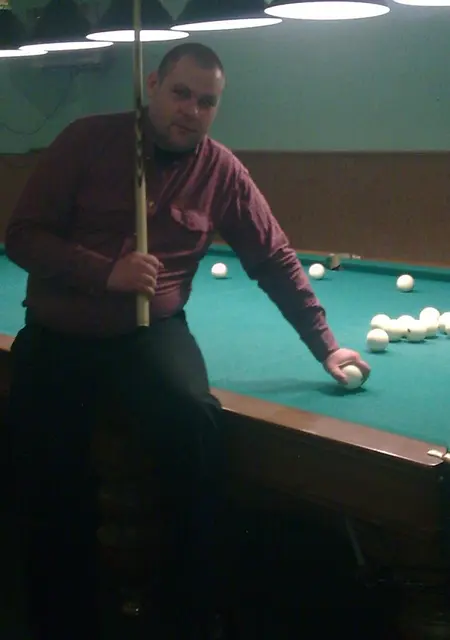 Я Богдан, 46, знакомлюсь без обязательств в Луганске