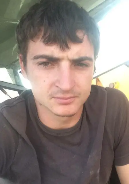 Виктор из Геленджика, мне 32, познакомлюсь для вирта