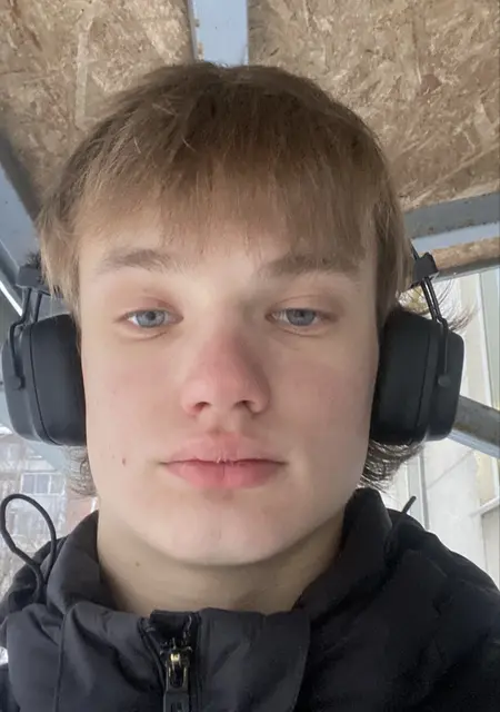 Я Семён, 20, знакомлюсь для приятного времяпровождения в Санкт-Петербурге