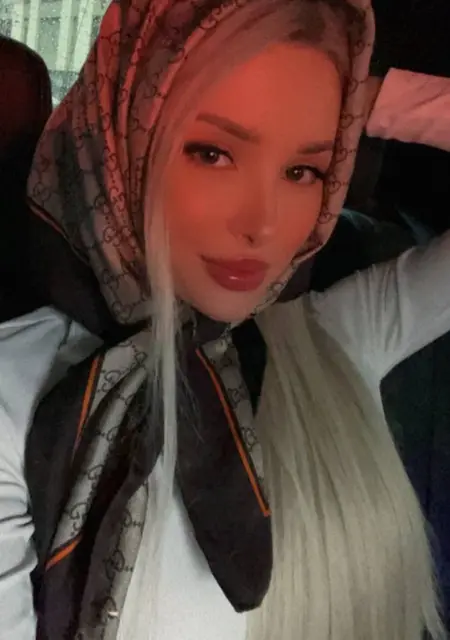 Я Ксюша, 23, из Моздока, ищу знакомство для открытые отношения