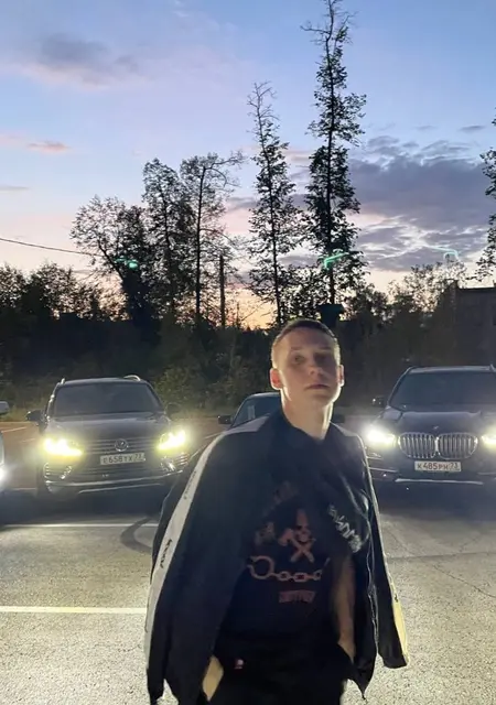 Я Денис, 23, из Димитровграда, ищу знакомства на одну ночь