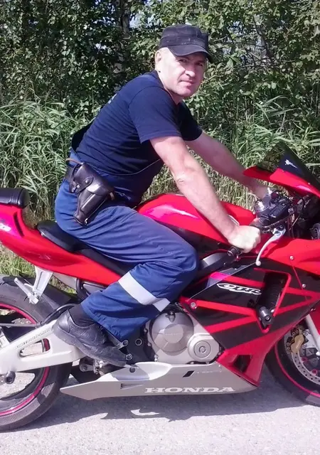 Игорь из Ачинска, мне 49, познакомлюсь без обязательств