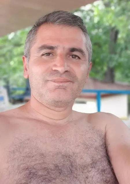 Армен из Сочи, мне 45, познакомлюсь без обязательств