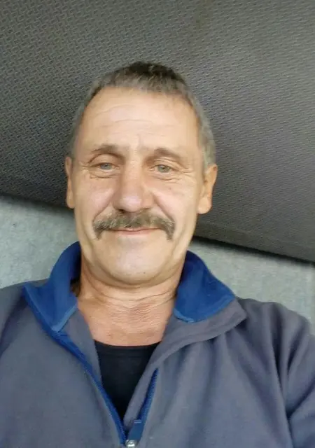 Стас из Санкт-Петербурга, мне 61, познакомлюсь на одну ночь