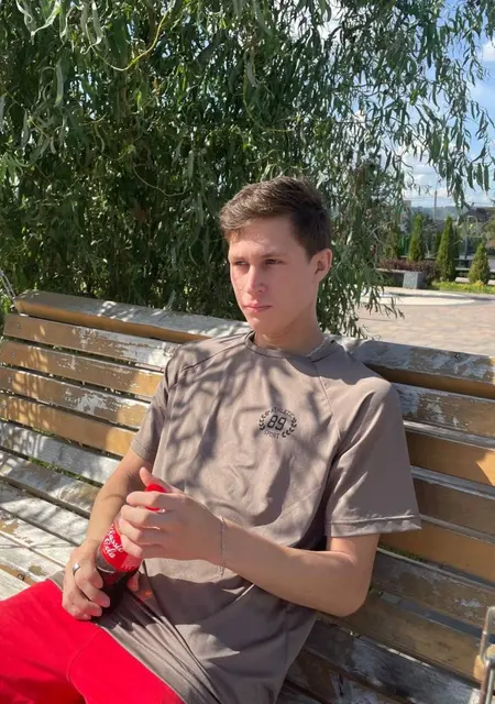 Я Артур, 23, знакомлюсь без обязательств в Туймазах