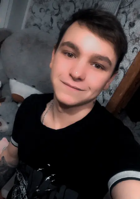 Влад из Североуральска, мне 24, познакомлюсь на одну ночь