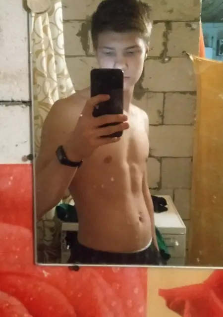 Я Влад, 21, знакомлюсь без обязательств в Полтаве