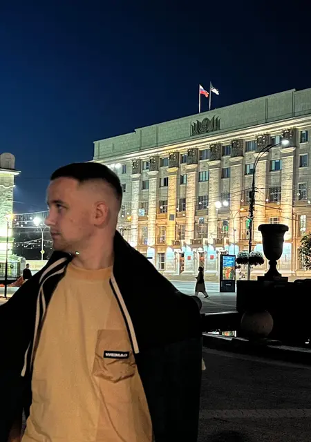 Я Даниил, 24, из Северска, ищу знакомство для открытые отношения