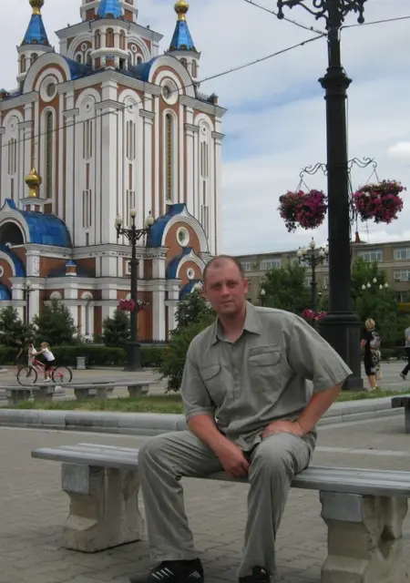 Я Саша, 43, знакомлюсь без обязательств в Томске