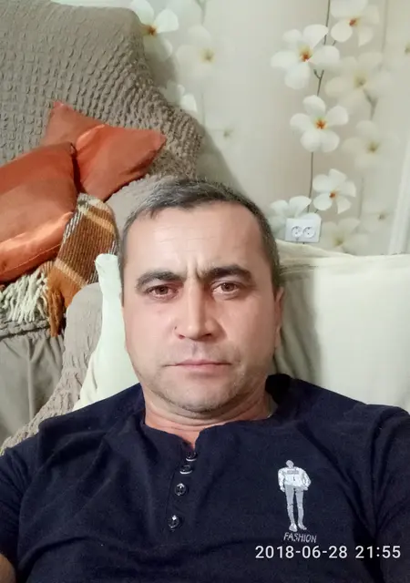 Алексей из Бора, мне 25, познакомлюсь на одну ночь