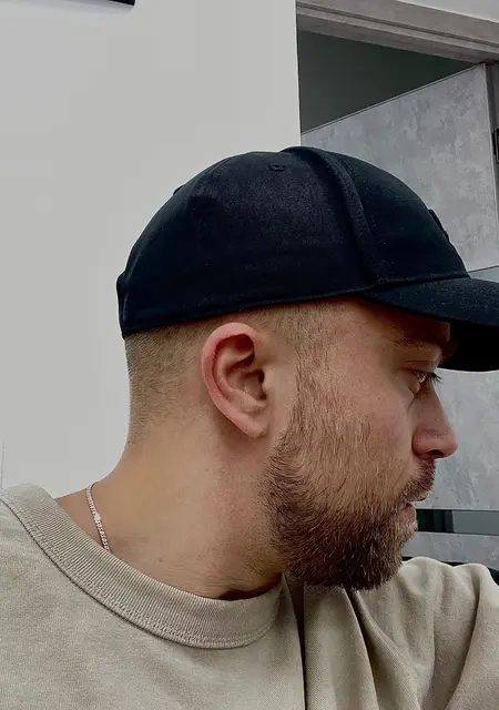 Я Артем, 33, из Вологды, ищу знакомства без обязательств