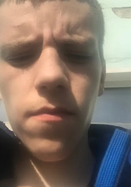 Я Максим, 20, из Тольятти, ищу знакомство для открытые отношения