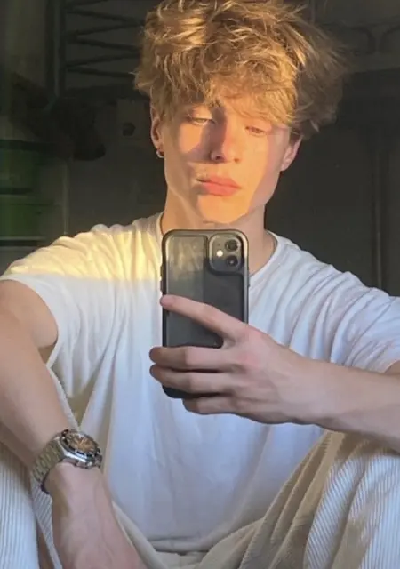 Ирис из Москвы, мне 22, познакомлюсь на одну ночь