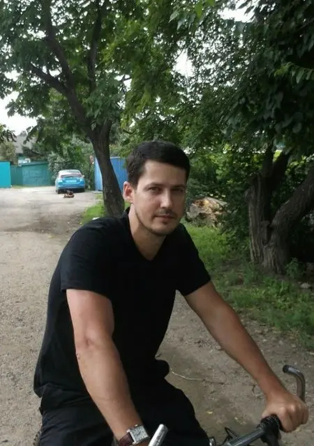 Миша из Уссурийска, мне 44, познакомлюсь без обязательств