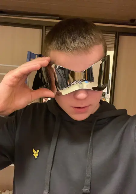 Максим из Красногорска, мне 21, познакомлюсь для постоянных отношений