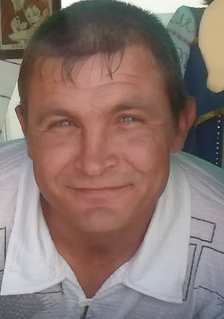Я Евгений, 45, из Пугачева, ищу знакомства на одну ночь