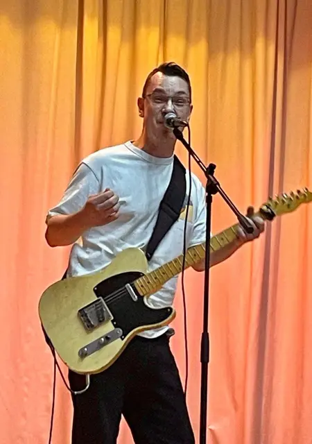 Сергей из Шелехова, мне 35, познакомлюсь на одну ночь