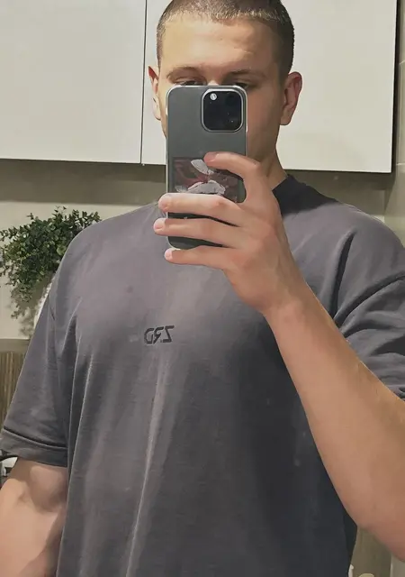 Кирилл из Кызыла, ищу на сайте приятное времяпровождение