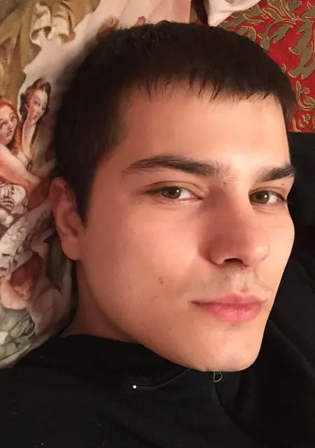 Я Сергей, 27, из Новороссийска, ищу знакомства без обязательств
