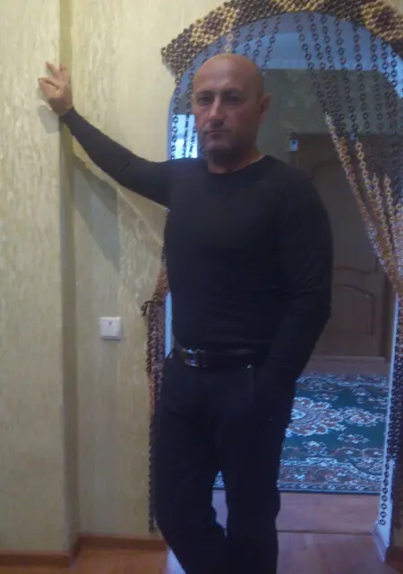 Я Сергей, 37, из Мариуполя, ищу знакомства без обязательств