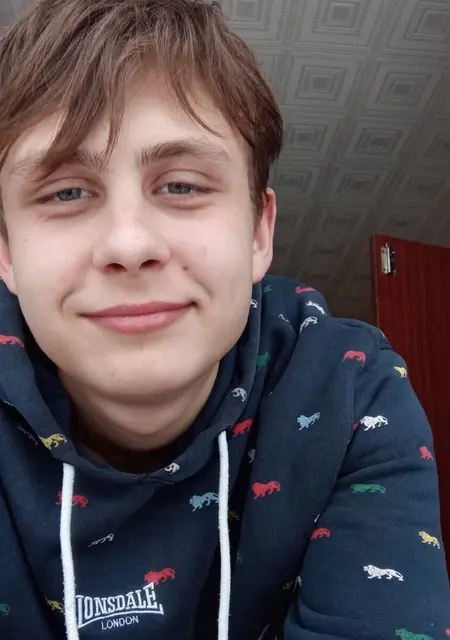 Я Виктор, 25, из Саранска, ищу знакомства без обязательств