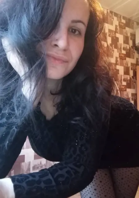 Лола из Саратова, ищу на сайте приятное времяпровождение