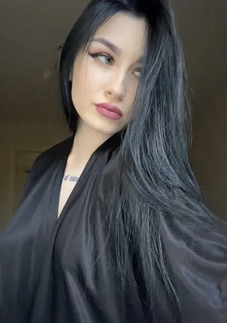 Дарья из Екатеринбурга, ищу на сайте приятное времяпровождение