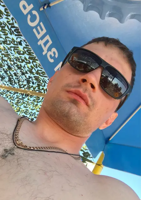 Диитрий из Энгельса, мне 29, познакомлюсь на одну ночь