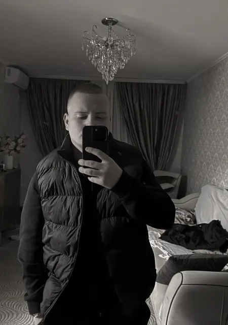 Я Егор, 18, из Ростова-на-Дону, ищу знакомства на одну ночь