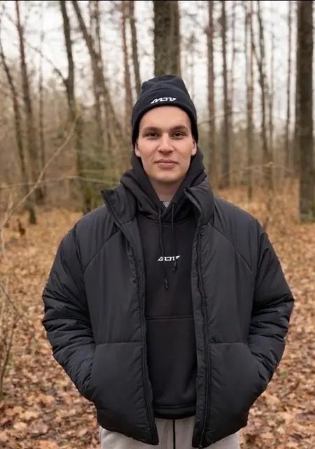 Артём из Брянска, мне 21, познакомлюсь на одну ночь