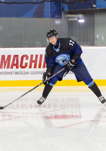 Я Vlas, 21, из Брянска, ищу знакомства без обязательств