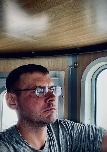 Ruslan из Магадана, ищу на сайте открытые отношения