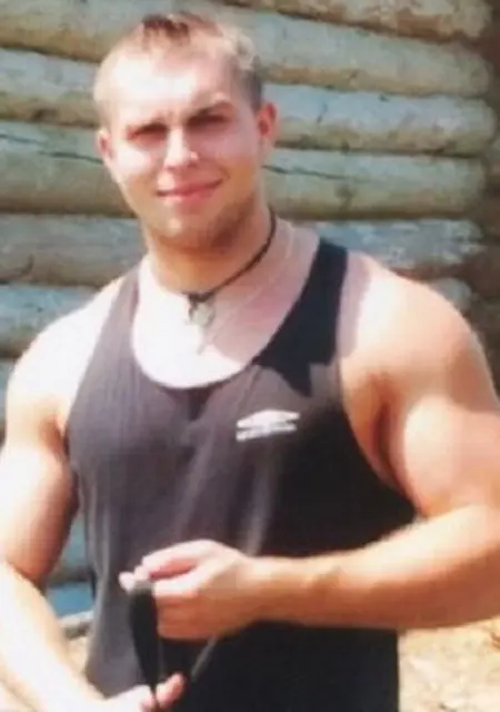 Я Артем, 34, из Березников, ищу знакомства без обязательств