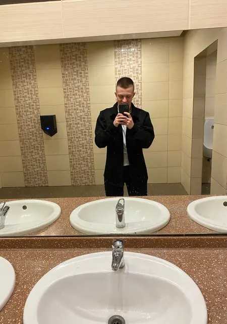 Максим из Брянска, ищу на сайте постоянные отношения