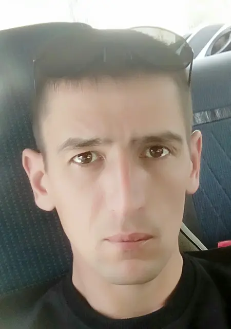 Роман из Серова, мне 41, познакомлюсь на одну ночь