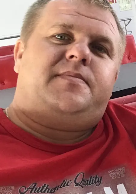 Я Стас, 39, из Волгодонска, ищу знакомство для постоянных отношений