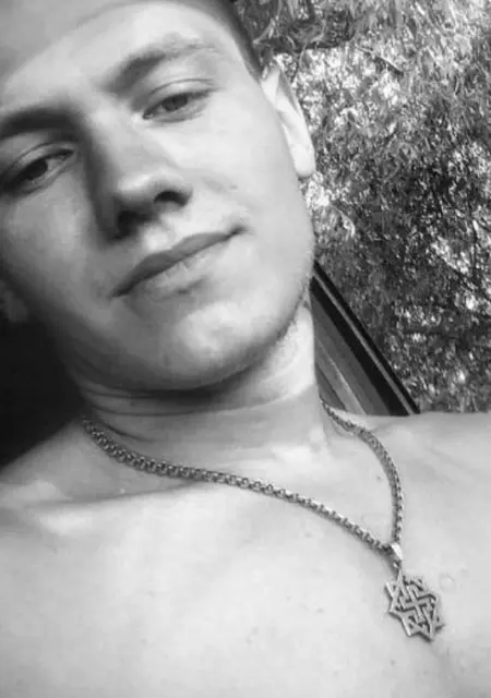 Артем из Коломны, мне 26, познакомлюсь для приятного времяпровождения