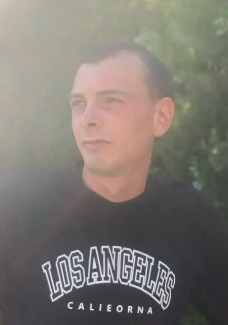 Я Nikita, 22, из Евпатории, ищу знакомства без обязательств