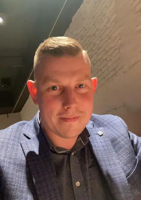 Я Maxim, 40, знакомлюсь для постоянных отношений в Гусеве