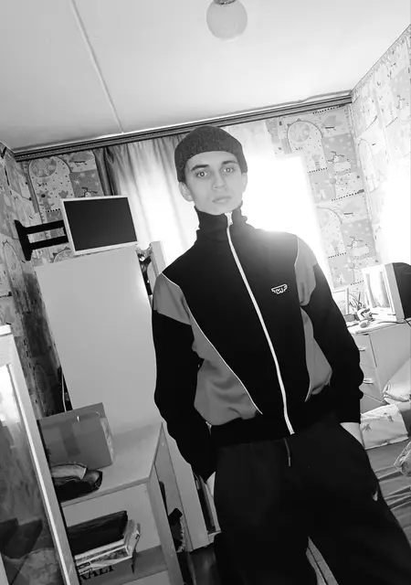 Я Станислав, 20, знакомлюсь на одну ночь в Шадринске