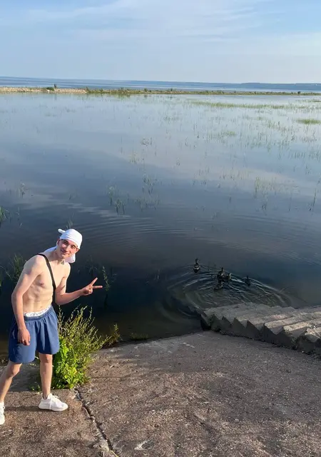 Я Андрей, 20, из Мурманска, ищу знакомство для постоянных отношений