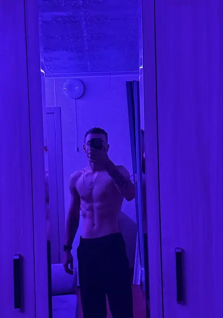 Артём из Коряжмы, мне 25, познакомлюсь на одну ночь