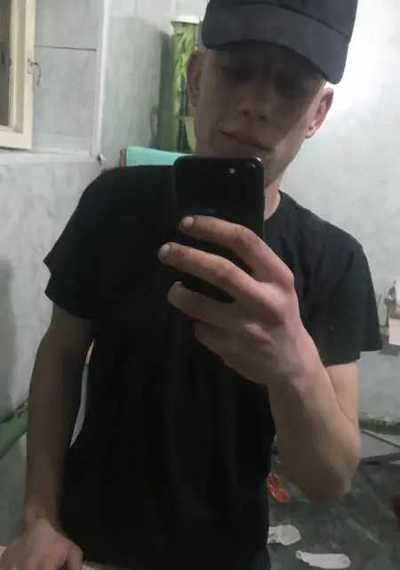 Данил из Астрахани, ищу на сайте знакомства на одну ночь