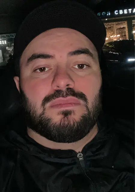 Инал из Владикавказа, ищу на сайте приятное времяпровождение