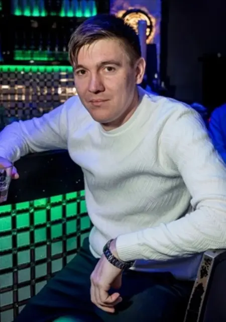 Александр из Елизова, ищу на сайте знакомства на одну ночь