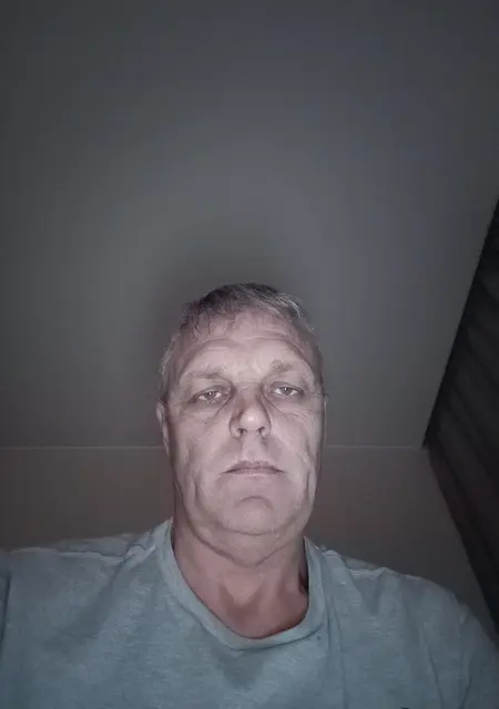 Джон из Рязани, мне 49, познакомлюсь на одну ночь