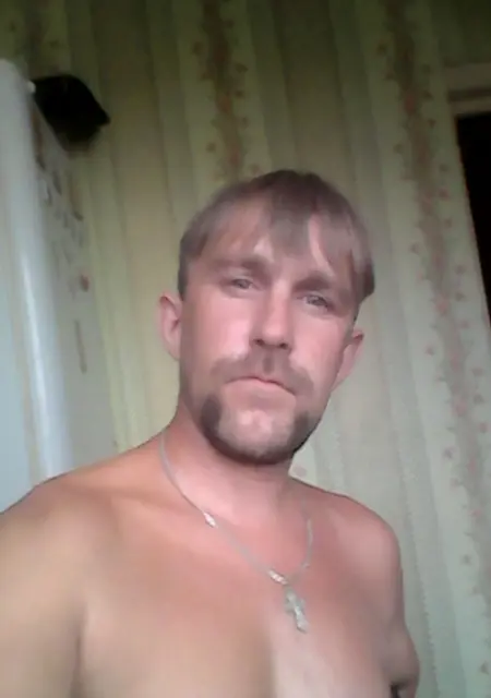 Сержик из Ачинска, мне 40, познакомлюсь для общения