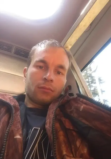 Александр из Партизанска, ищу на сайте знакомства без обязательств