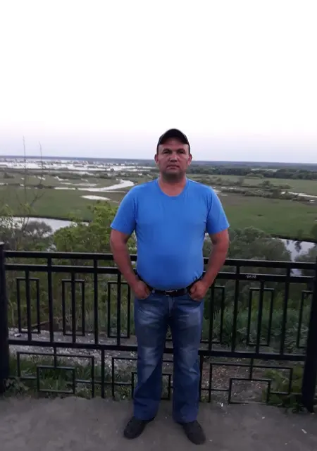 Роман из Тамбова, ищу на сайте знакомства на одну ночь