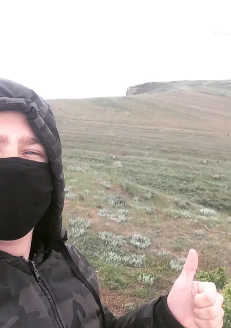 Я Константин, 23, из Керчи, ищу знакомства без обязательств